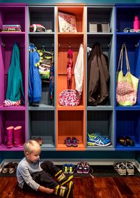 Детская цветная гардеробная комната Нижневартовск