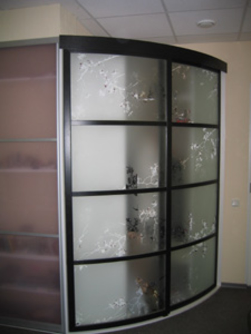 Шкаф купе радиусный с рисунком на стекле Нижневартовск